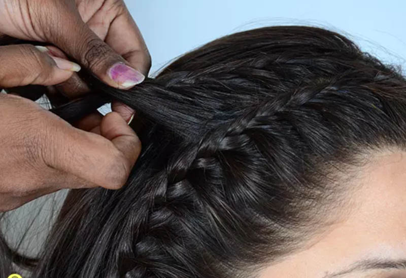 Bươc 9: Cố định các đầu bím tóc bằng một sợi thun