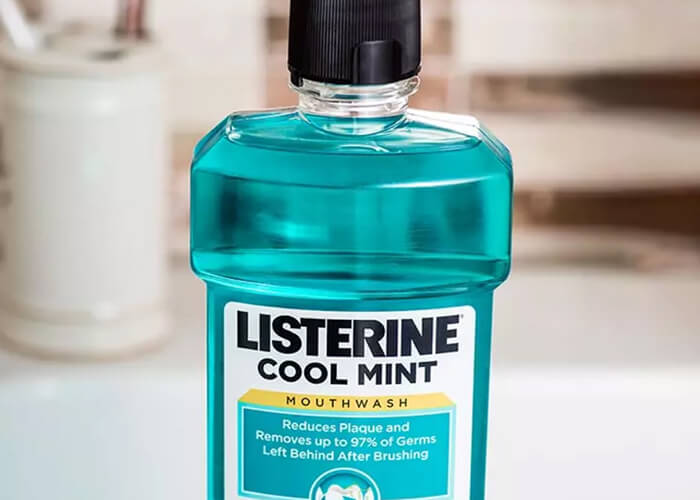 4 Phương pháp trị gàu hiệu quả bằng nước súc miệng Listerine 
