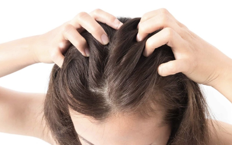 Massage da đầu kích thích tóc mọc nhanh
