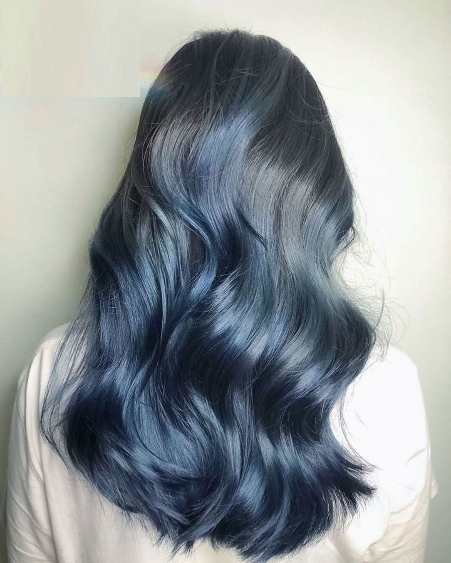 Nhuộm tóc highlight màu xanh dương